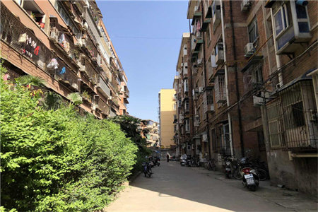 宝龙锦绣华府2室1厅1卫81㎡带车库