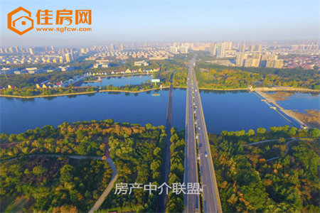 酿造厂小区3室2厅1卫131㎡带车库付房